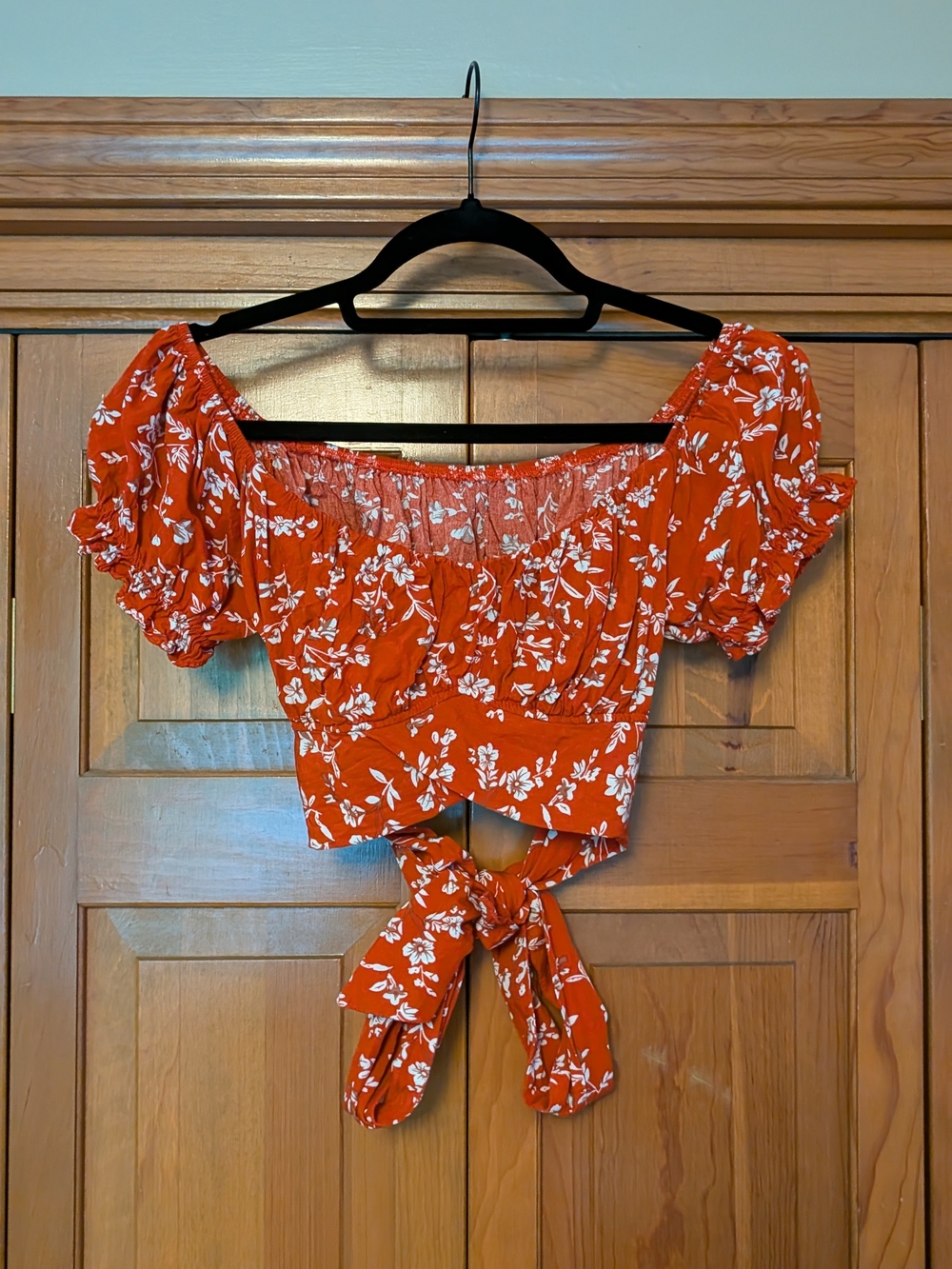 Women's Red Floral Tie-Front Crop Top